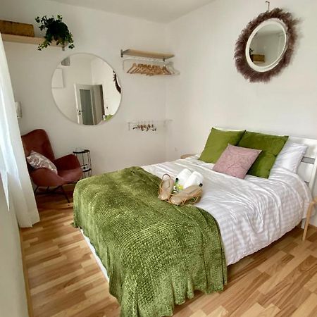 Stay In Aux, Feel At Home ! 2 Room Apartment Central Incl All You Need For 4 Person, 24H Check In, Pkw Parking Only Augsburg Kültér fotó