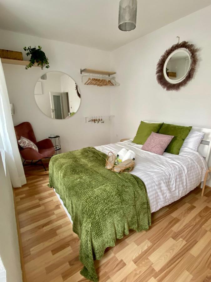 Stay In Aux, Feel At Home ! 2 Room Apartment Central Incl All You Need For 4 Person, 24H Check In, Pkw Parking Only Augsburg Kültér fotó